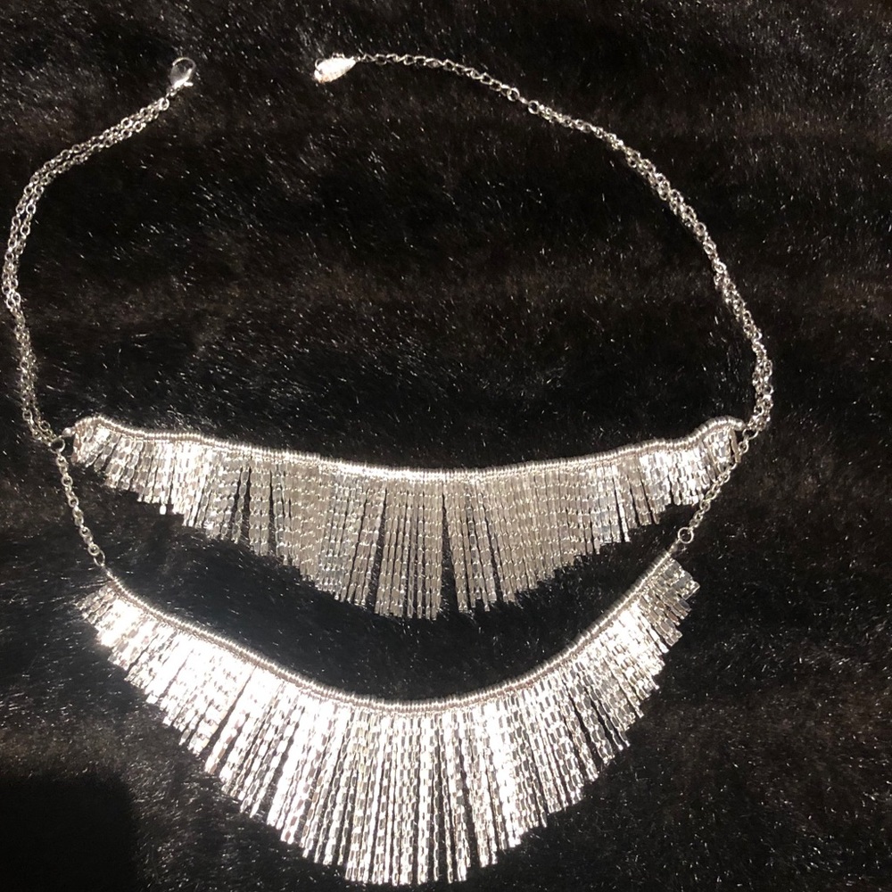 Two tiered accent necklace never been worn.